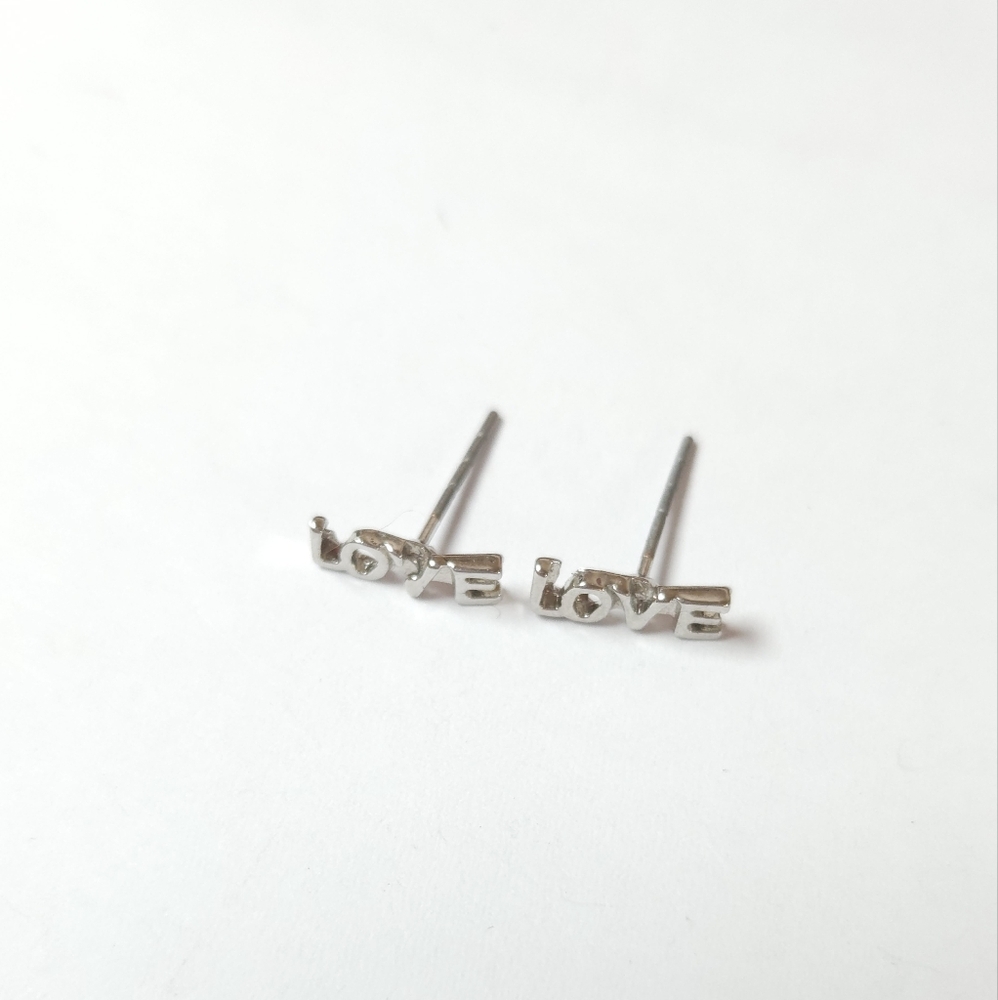 Dainty Silver LOVE Stud Earrings Word Earrings - Picture 8 of 9